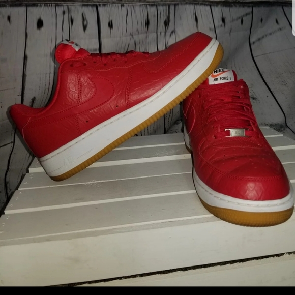 Like new nike af1 "red python" low tops - Picture 3 of 4